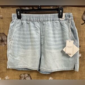 Judy Blue Light Wash Denim Shorts W/ Patch NWT